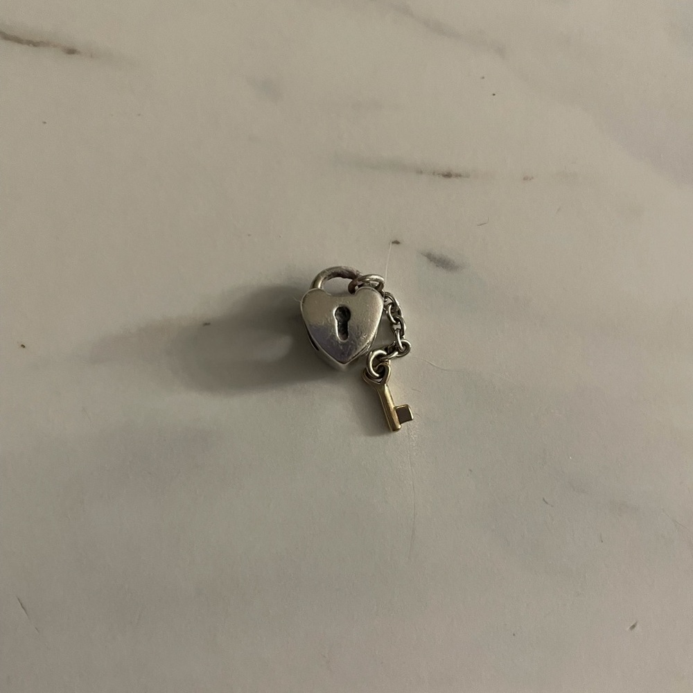 Authentic Pandora Key To My Heart Charm - Picture 3 of 3
